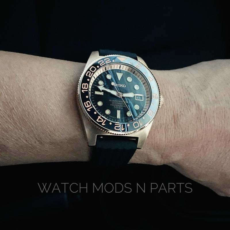 Seiko 62mas classic 39.5mm with Coin bezel, Marine Master Dial Hands and waffle strap with butterfly clasp