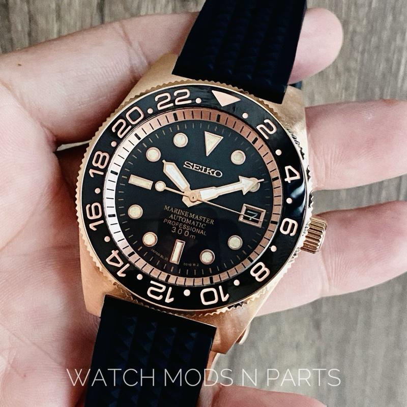 Seiko 62mas classic 39.5mm with Coin bezel, Marine Master Dial Hands and waffle strap with butterfly clasp