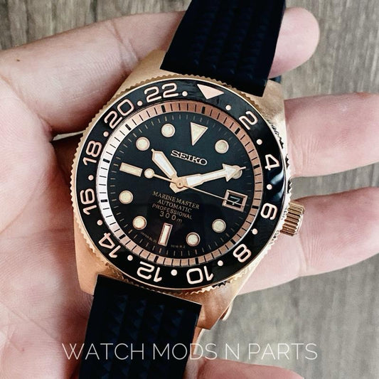 Seiko 62mas classic 39.5mm with Coin bezel, Marine Master Dial Hands and waffle strap with butterfly clasp