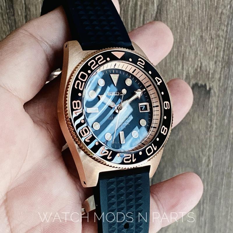 Seiko 62mas classic 39.5mm with Coin bezel, Marine Master Dial Hands and waffle strap with butterfly clasp