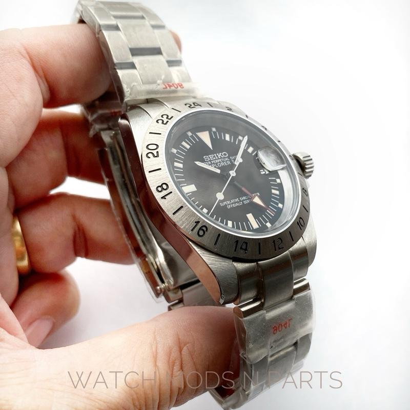 WMNP Exclusive Seiko mod vintage 39mm explorer 2. Dengan Seiko Movement Cal NH34 GMT